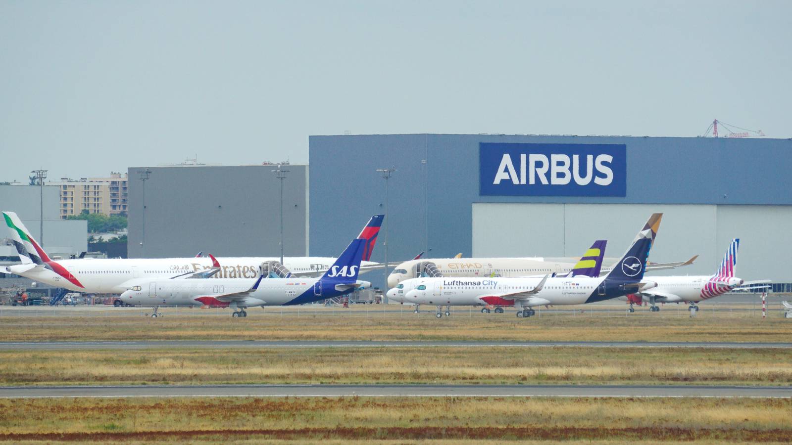 Should Airbus Consider Trying To Use Raked Wingtips?