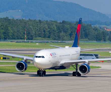 Delta A330 Taxiing