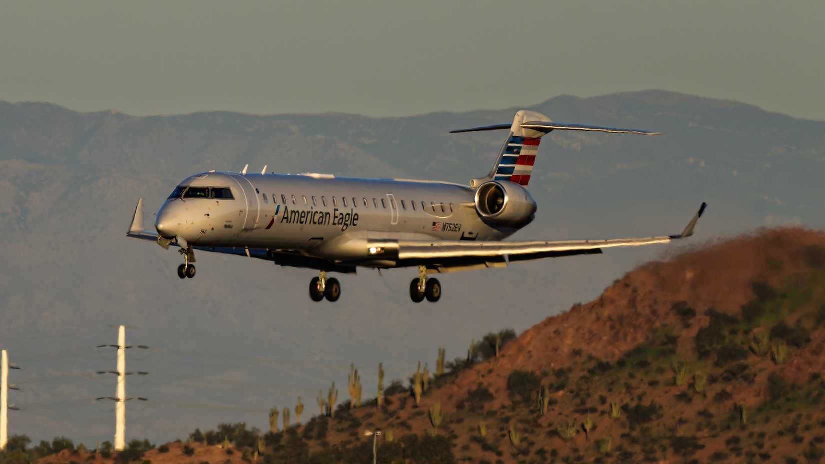 An American Eagle Bombardier CRJ700 landing