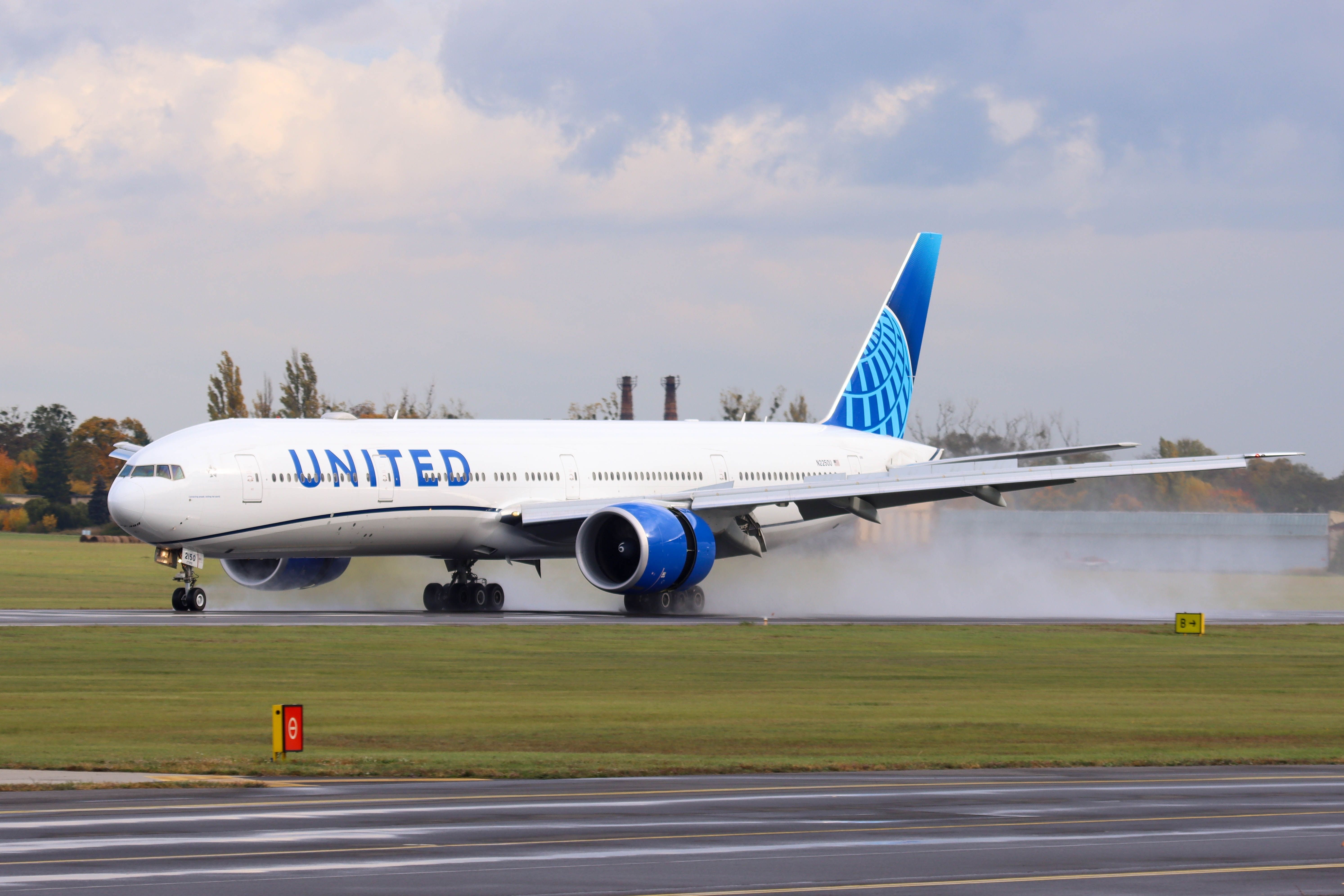 Largest Aircraft: This Is Where United Airlines Flies Its Boeing