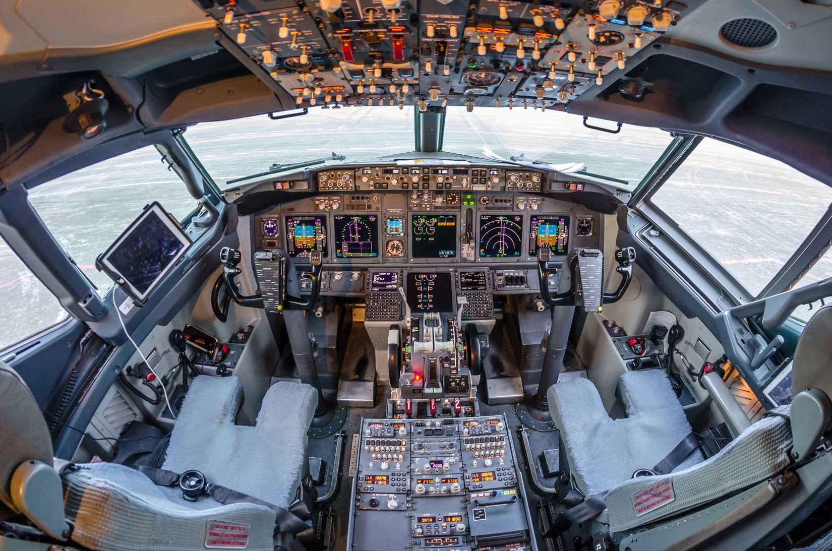 Boeing 737 NG cockpit