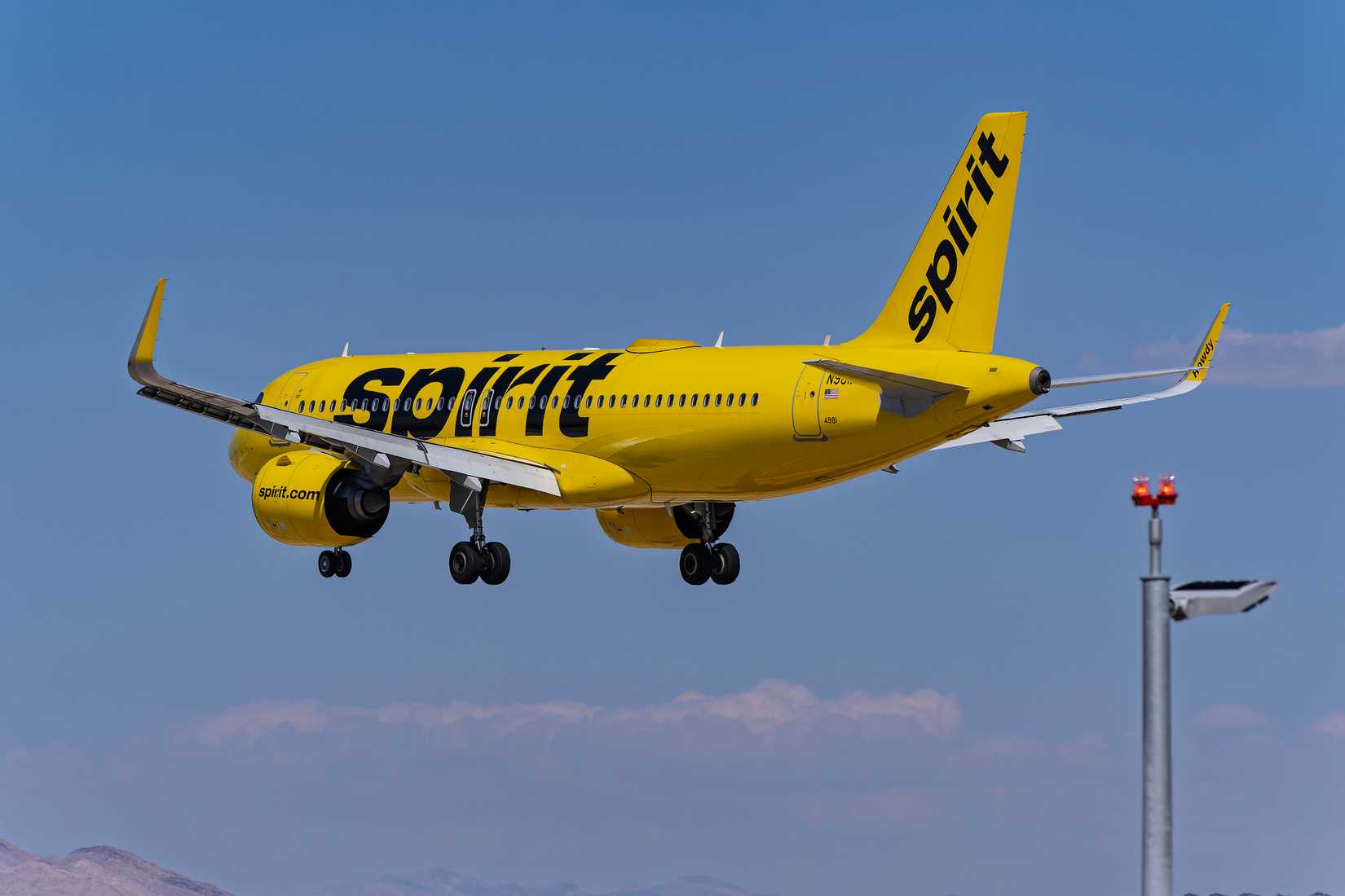 Spirit Airlines Airbus A320Neo N981NK arrival into runway 1L at Harry Reid International Airport