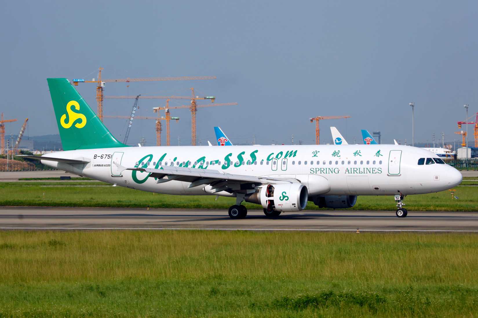 Spring Airlines Airbus A320 2