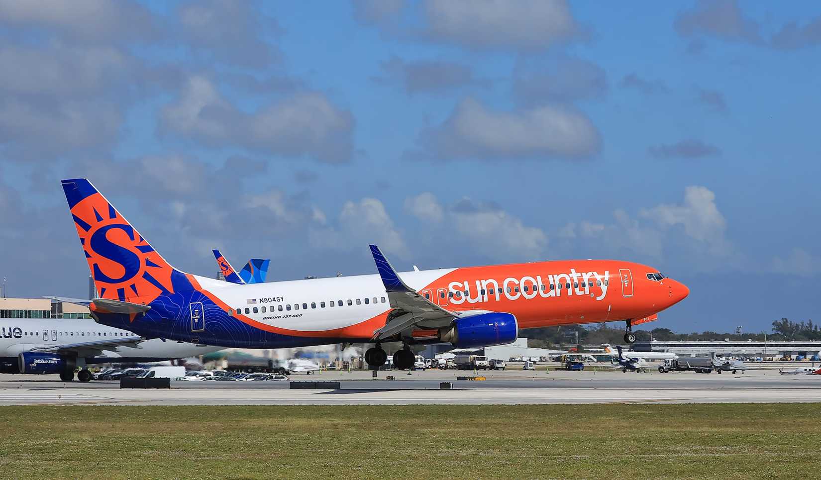 Sun Country Airlines Boeing 737-800 3