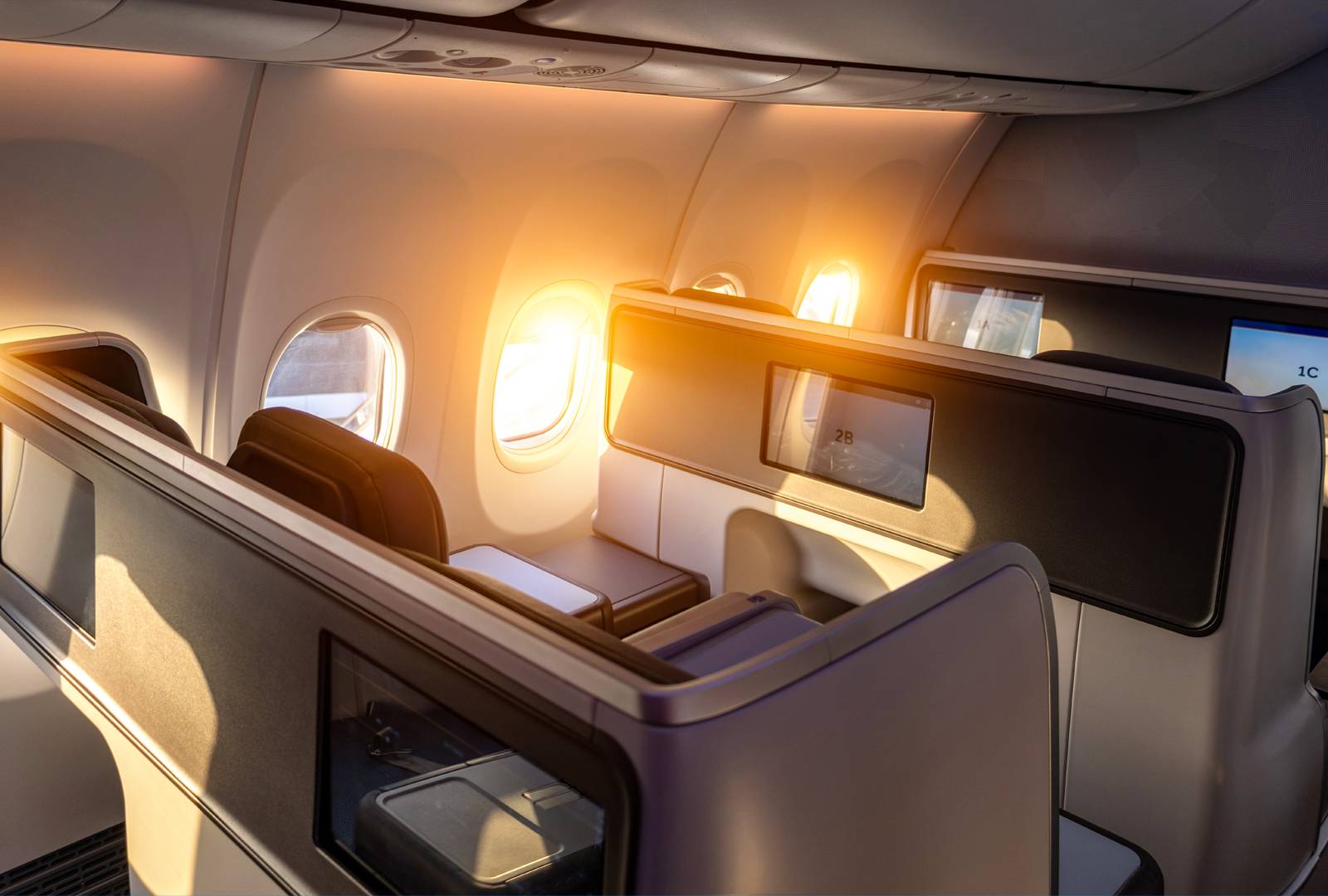 How to Find Cheap Business Class Flights Without Paying an Arm and a Leg
