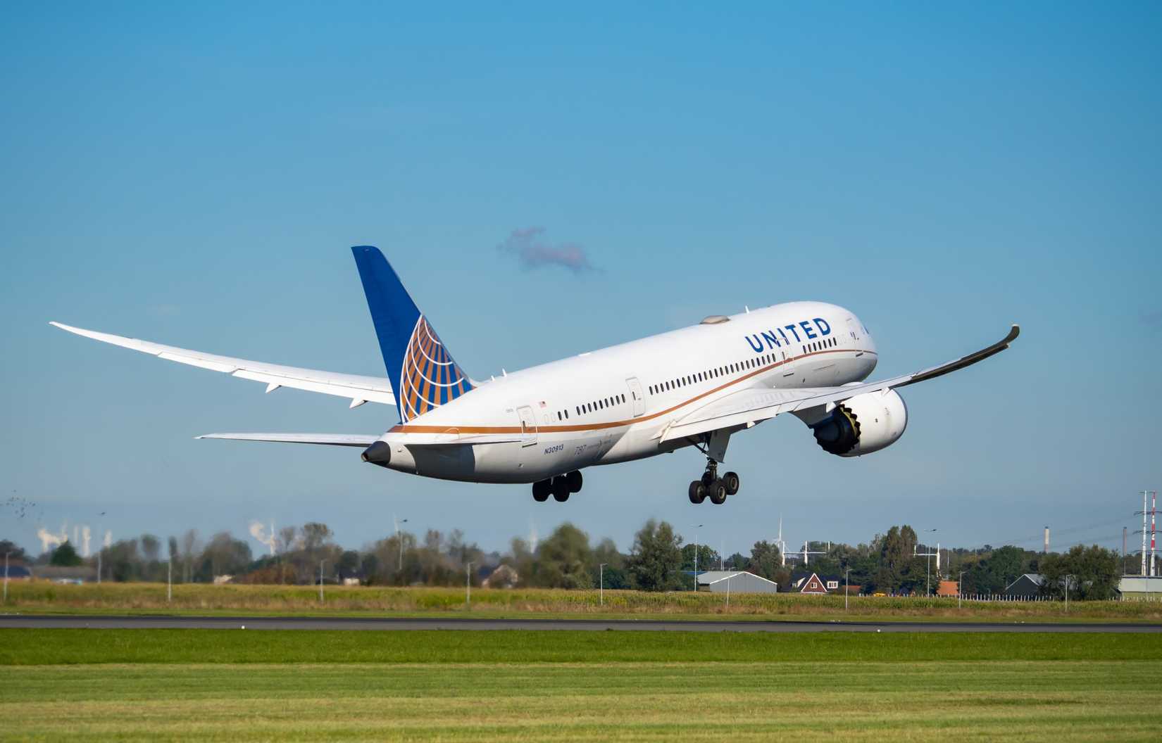 United Airlines Boeing 787-8 Dreamliner.