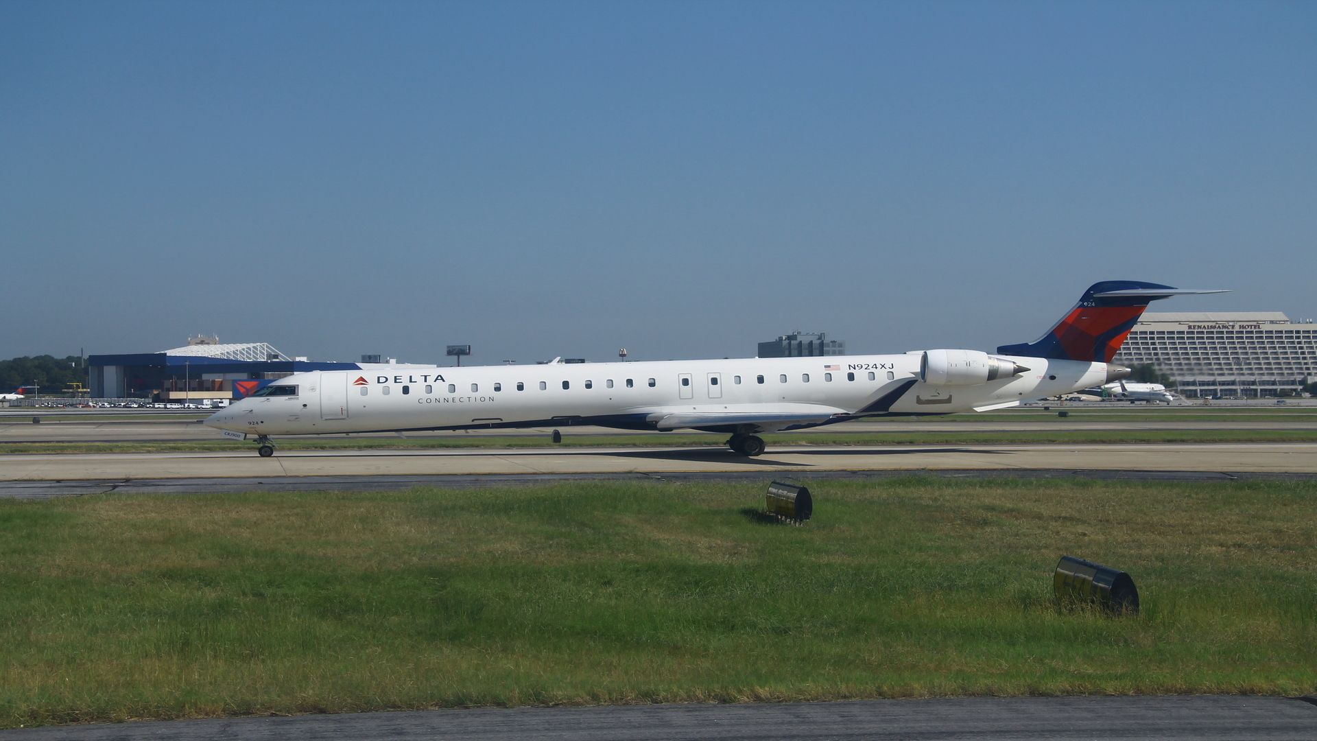 10 Longest US Regional Jet Flights: Up to 5 Hours in 2026