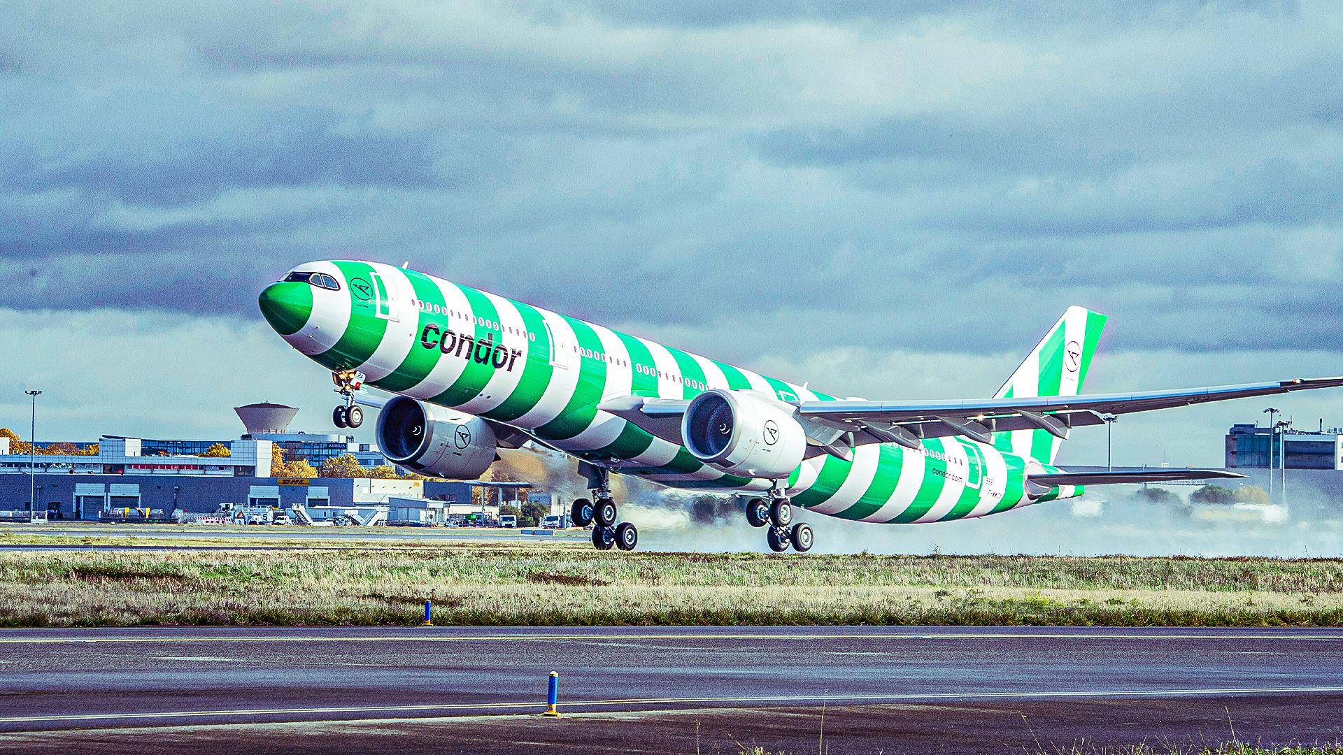 How Cabin Crew Rest & Sleep On The Airbus A330neo