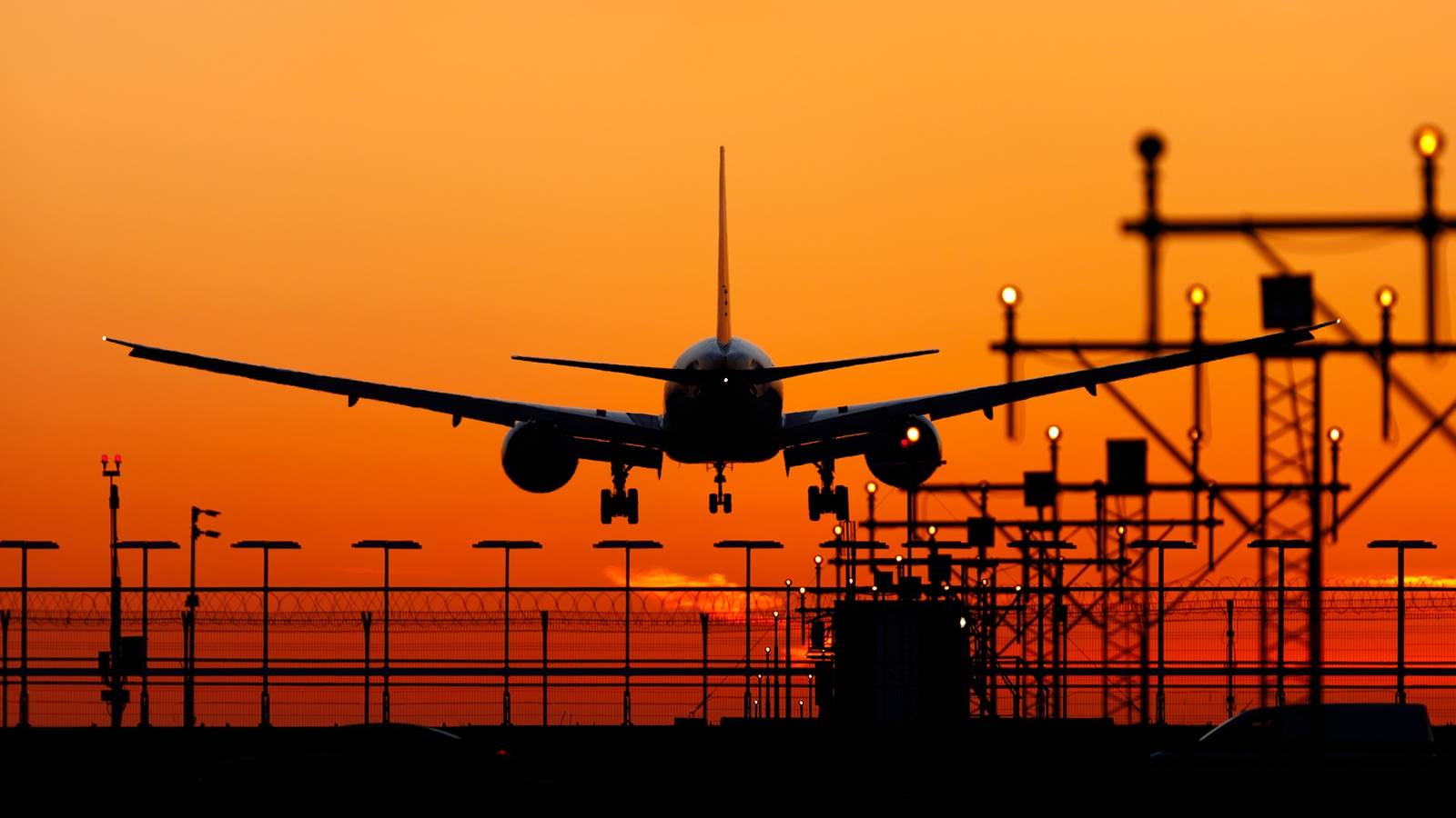 EU Warns European Airlines Against "High Risk" Flights Over Iran