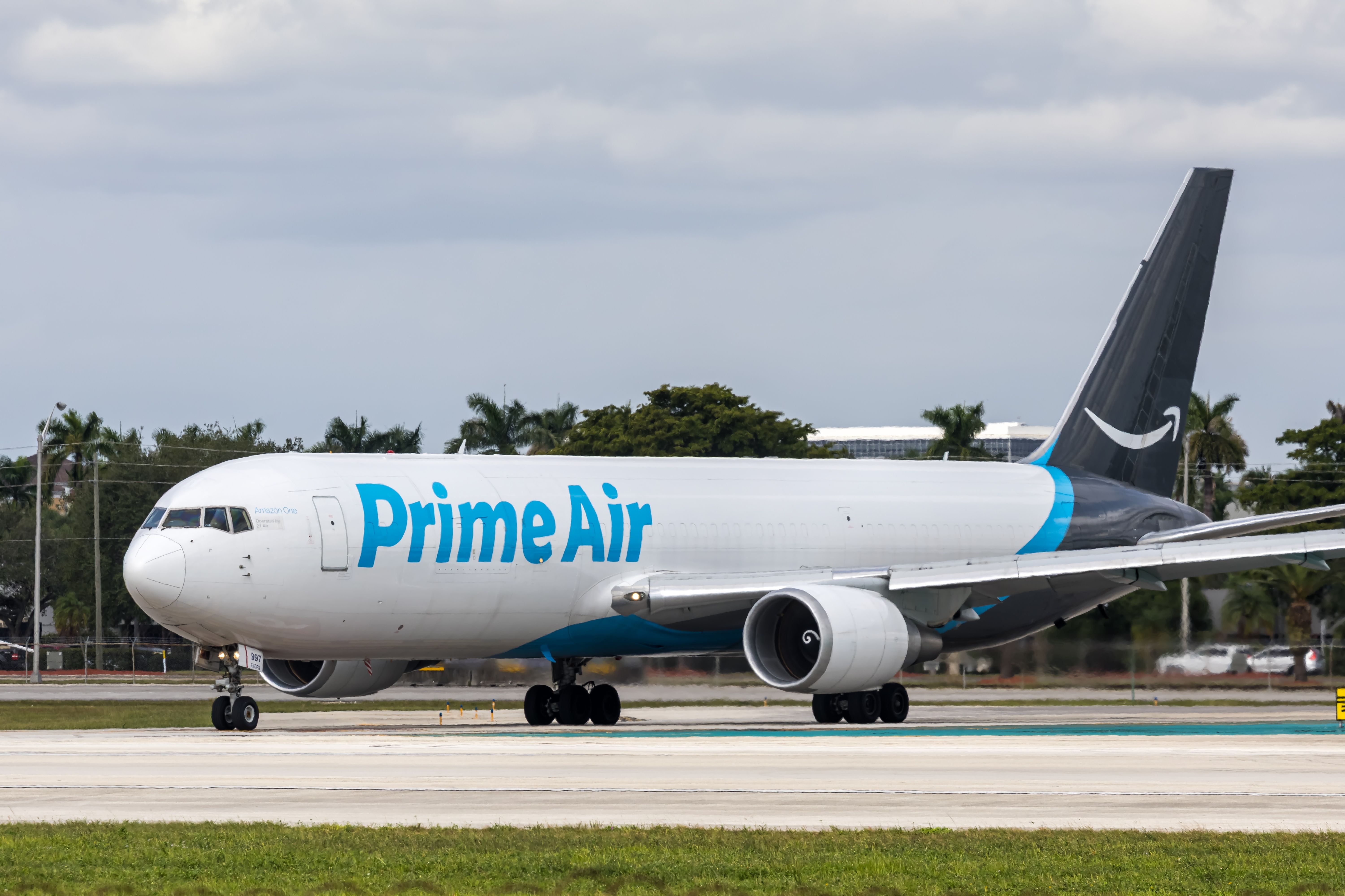 航空機・ヘリコプター ANA Cargo Boeing 767-300 Freighter 1/200 Amazon.co.jp: ANA Cargo ボーイング767-300 模型 scale1:200 : おもちゃ