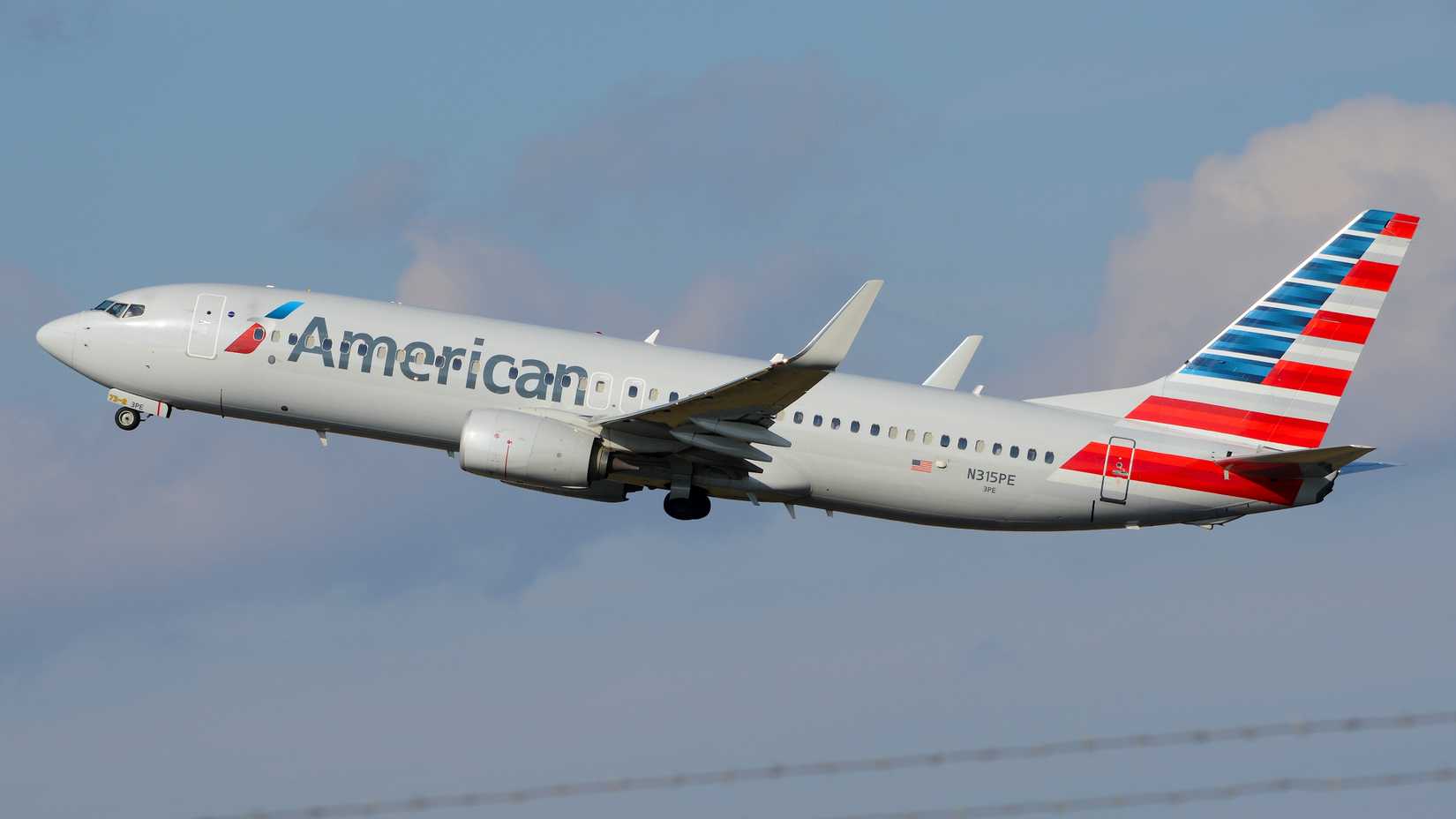 American Airlines B737-800