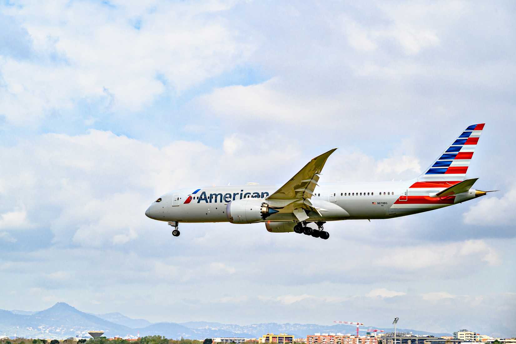 American Airlines Boeing 787-8 Dreamliner landing at Barcelona-El Prat Josep Tarradellas Airport.