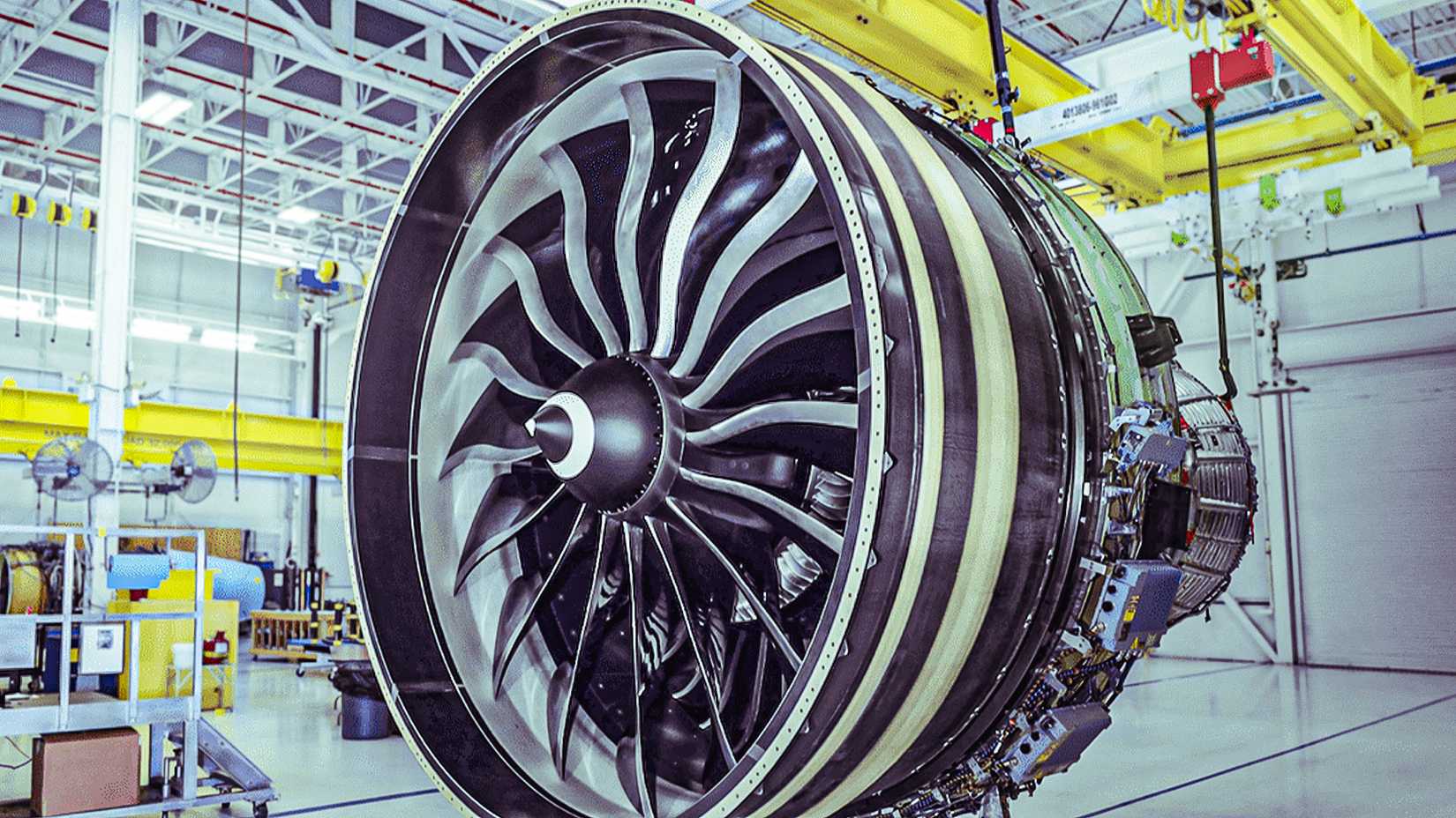 The Real Reason Why Pilots Spool Up Jet Engines Before Taking Off
