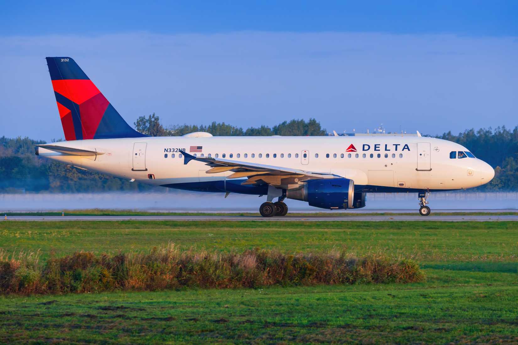 Delta Air Lines Aibus A320 taxis.