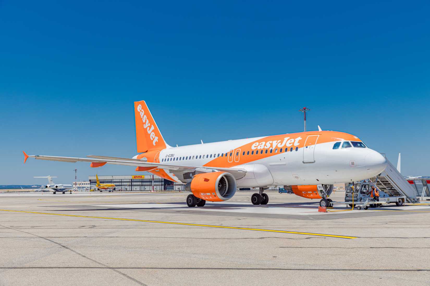 EasyJet A320 Suffers Severe Internal Engine Failure During Approach In ...