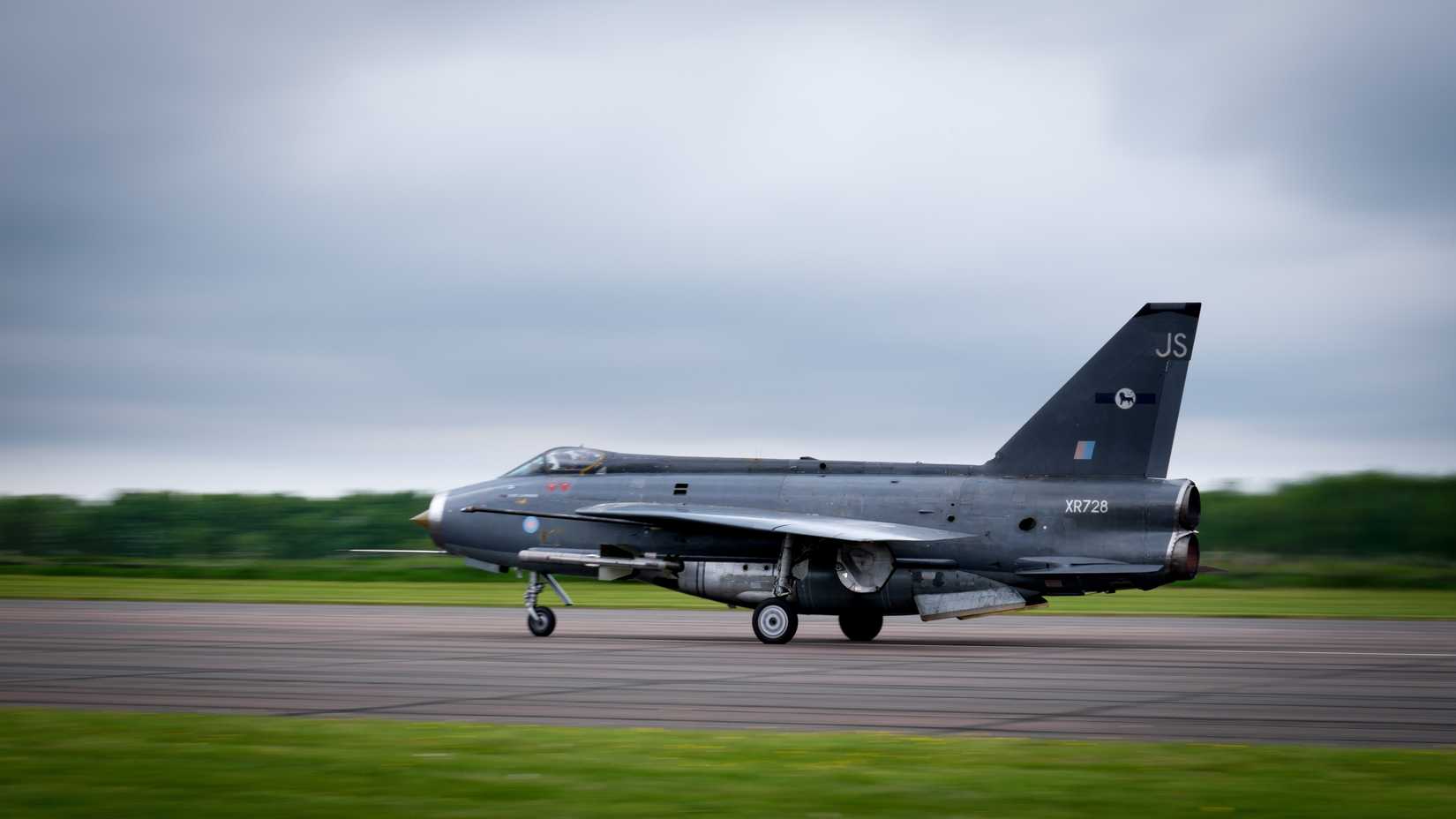English electric Lightning XR728 does a fast taxi during an open day at Bruntingthorpe.