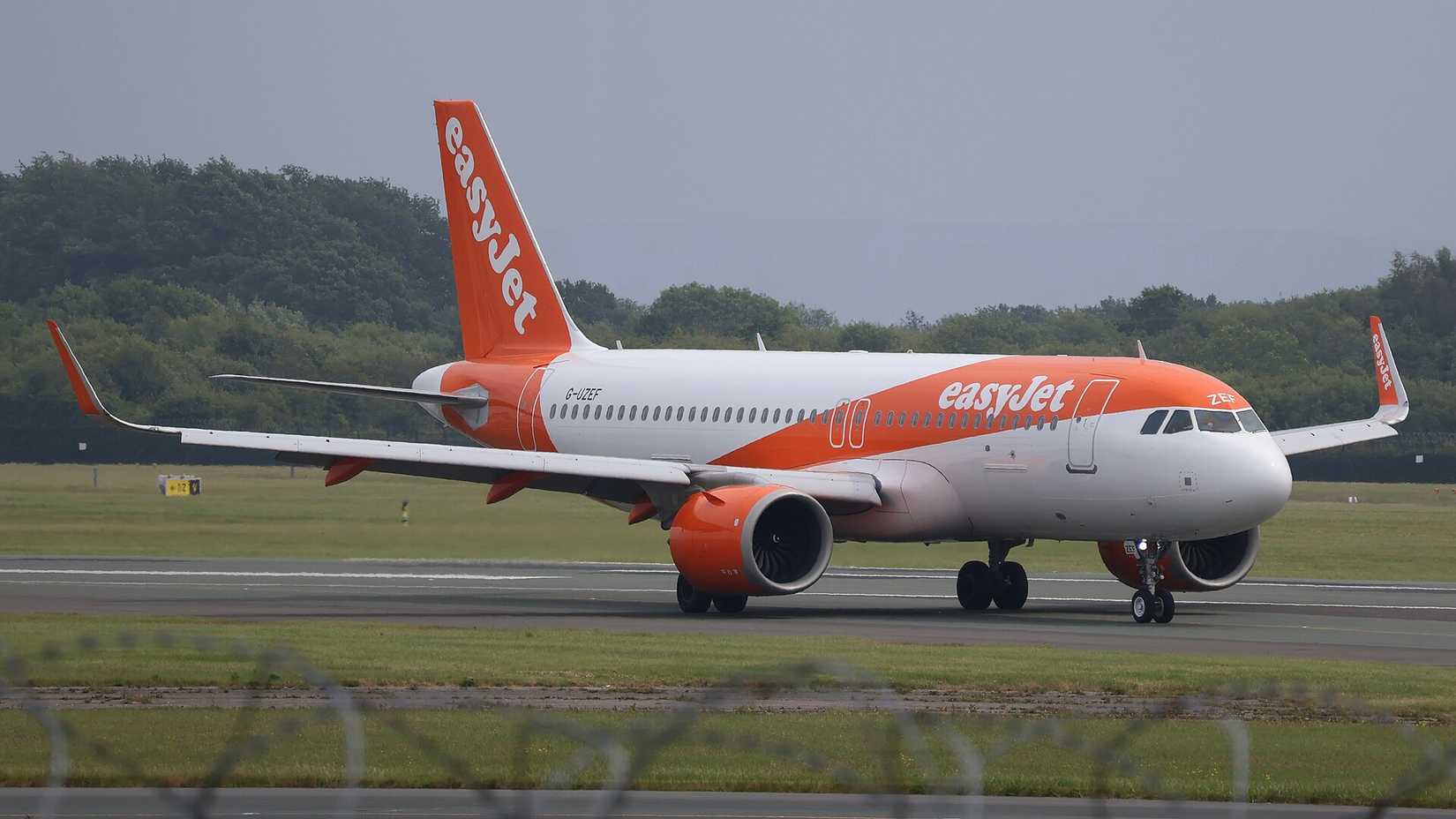 (GBR-Greater_Manchester)_EasyJet_Airbus_A320-251N_G-UZEF_@_EGCC_2025-06-09