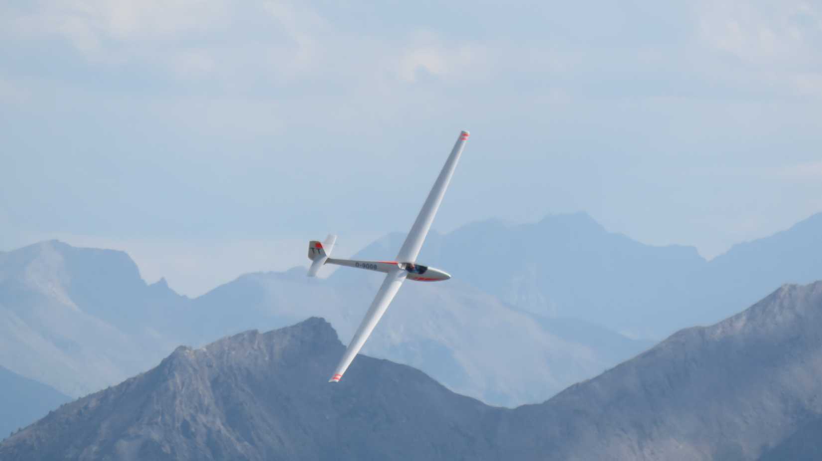 Glider (sailplane) can fly without engines