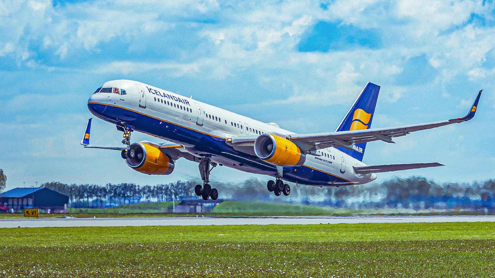 Is It True That The Boeing 757 Can Outclimb Some Fighter Jets?