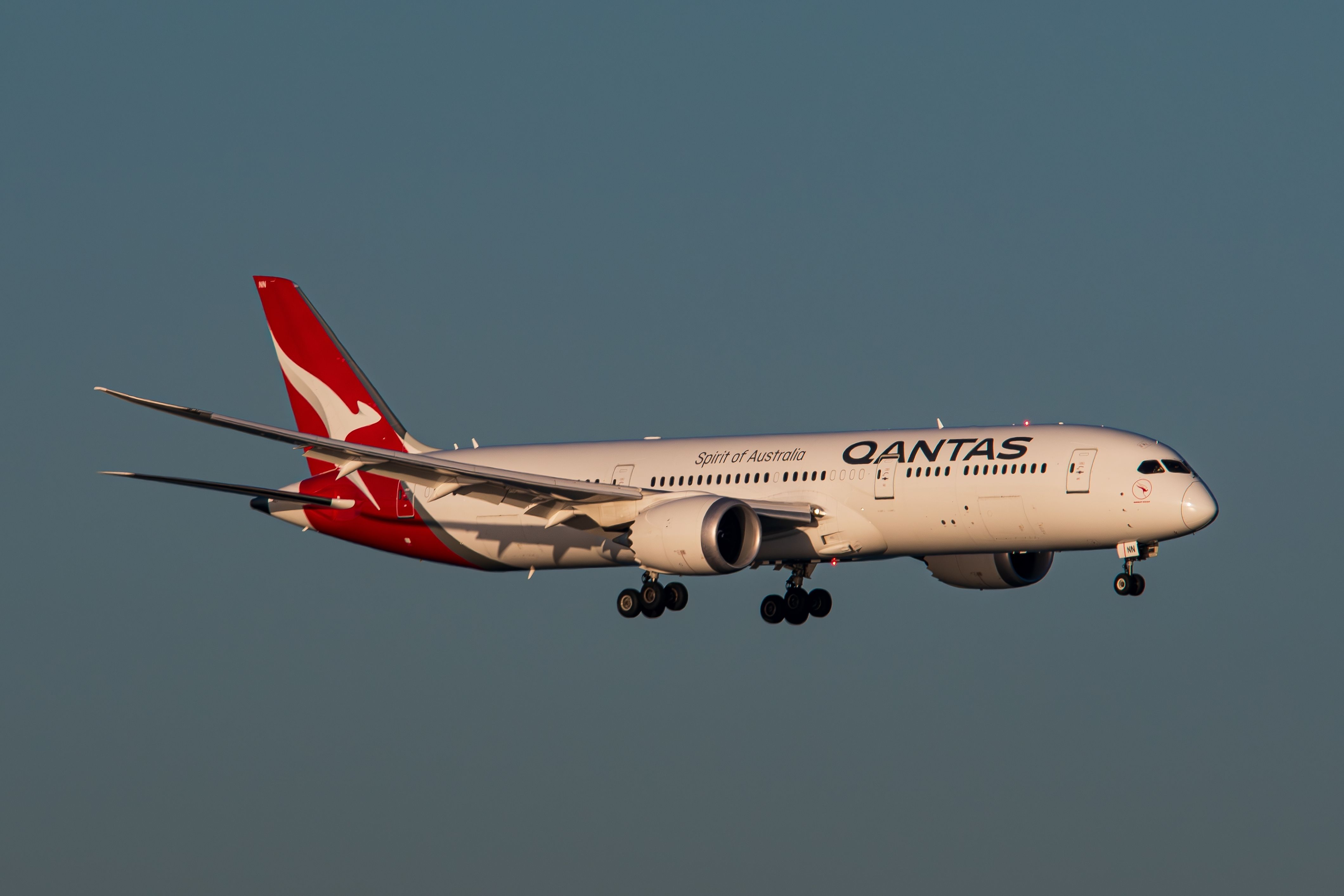 Qantas Boeing 787-9 Dreamliner, 5 years landing at Sydney Airport (SYD).