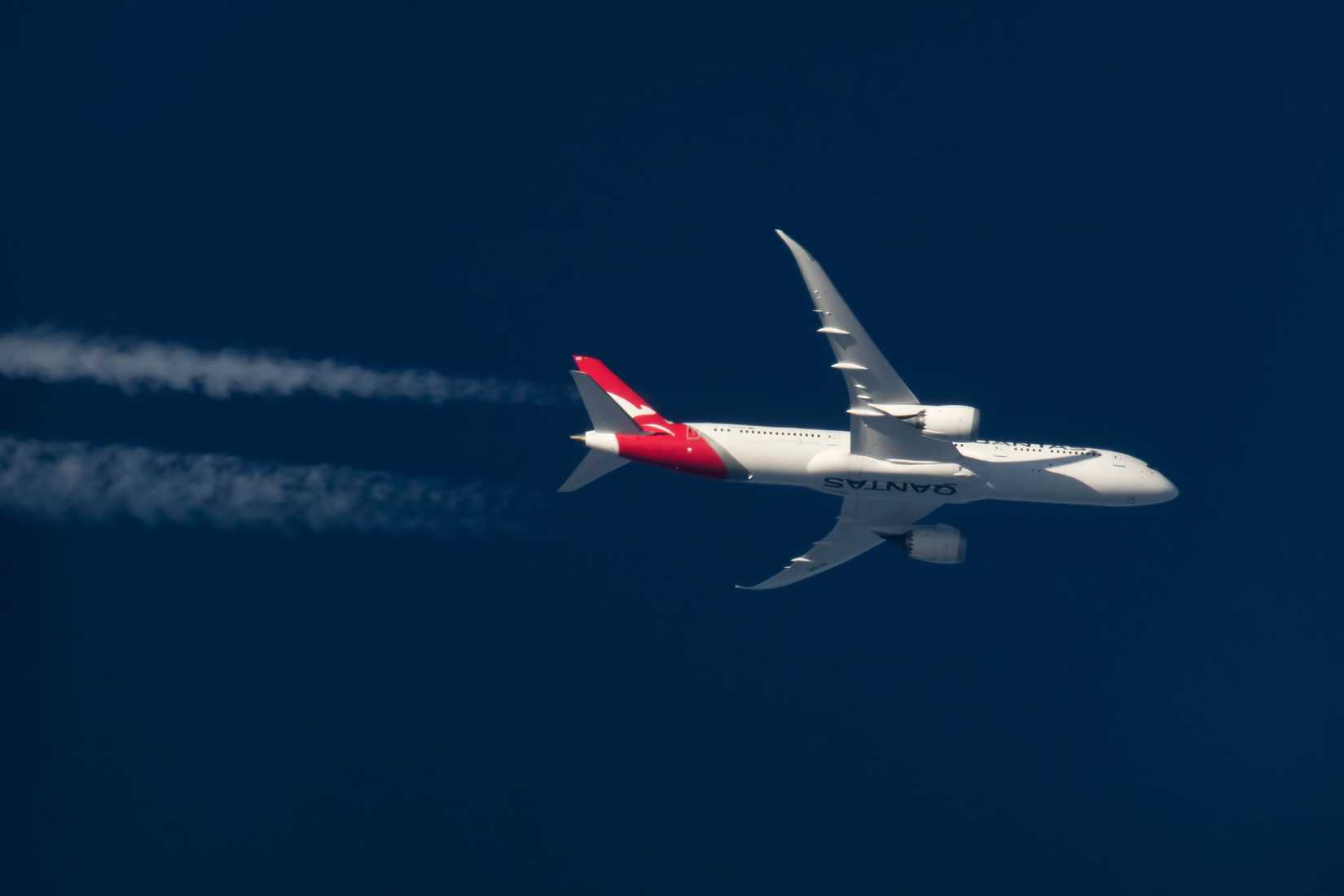 Airlines Turn to AI to Tackle Environmental Impact of Contrails - image 2