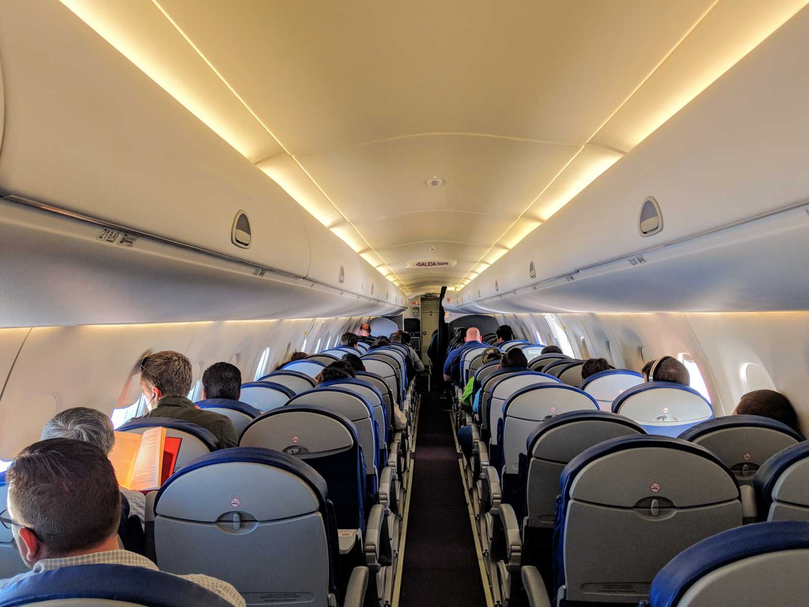 Aeromexico Embraer E190 Seat Map: Cabin Layout and Seat Dimensions