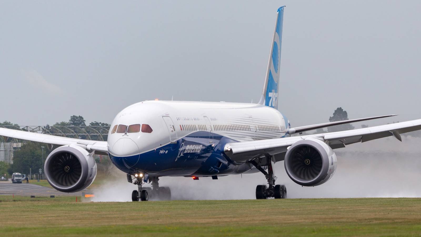 787 Prototype Boeing Lands 9 More 787-9 Dreamliner Orders