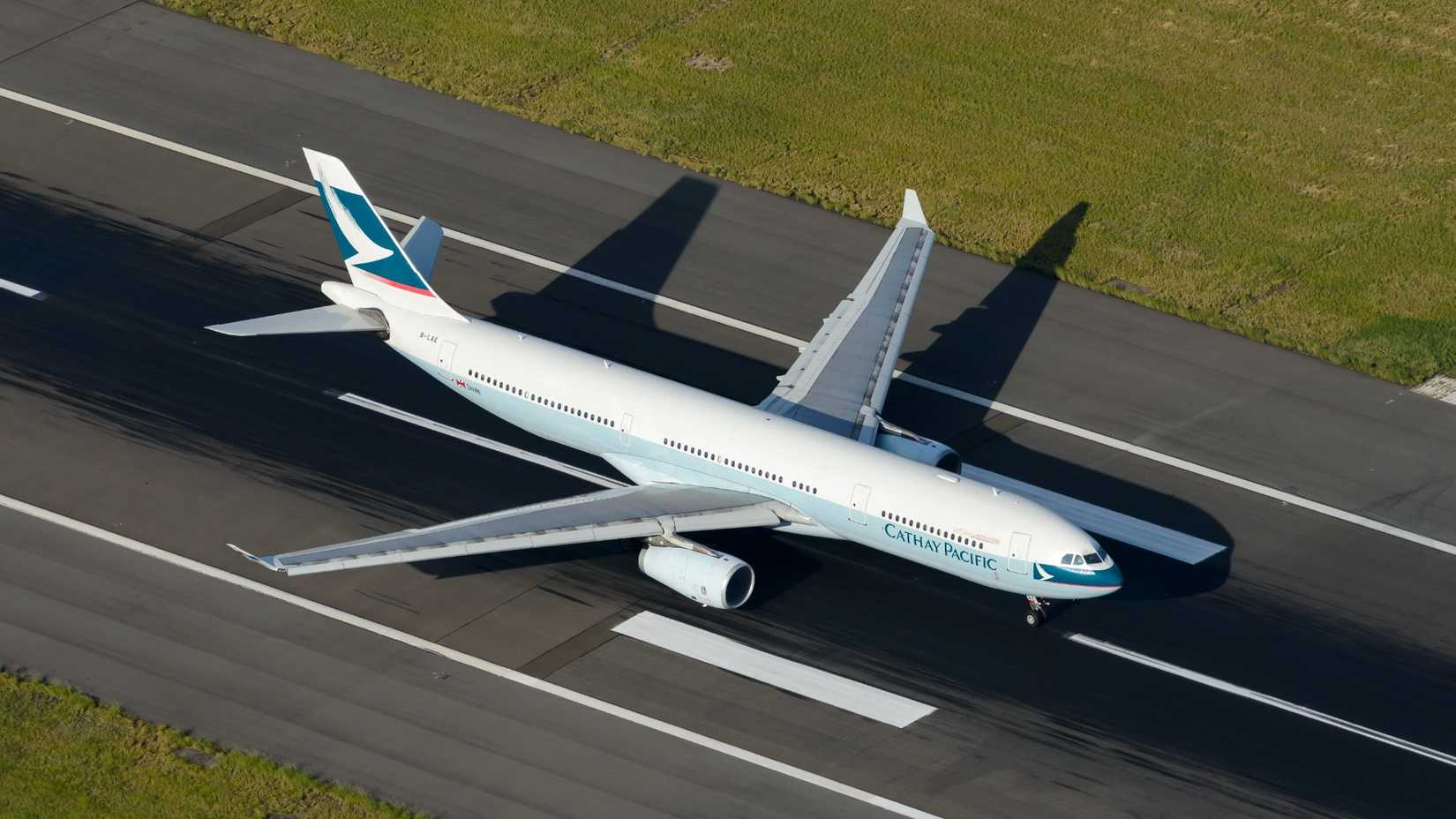 Cathay A330 Taxiing