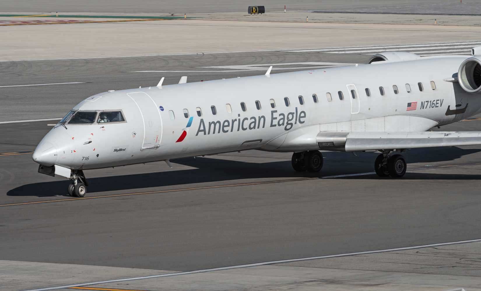 American Eagle CRJ-700 Taxiing