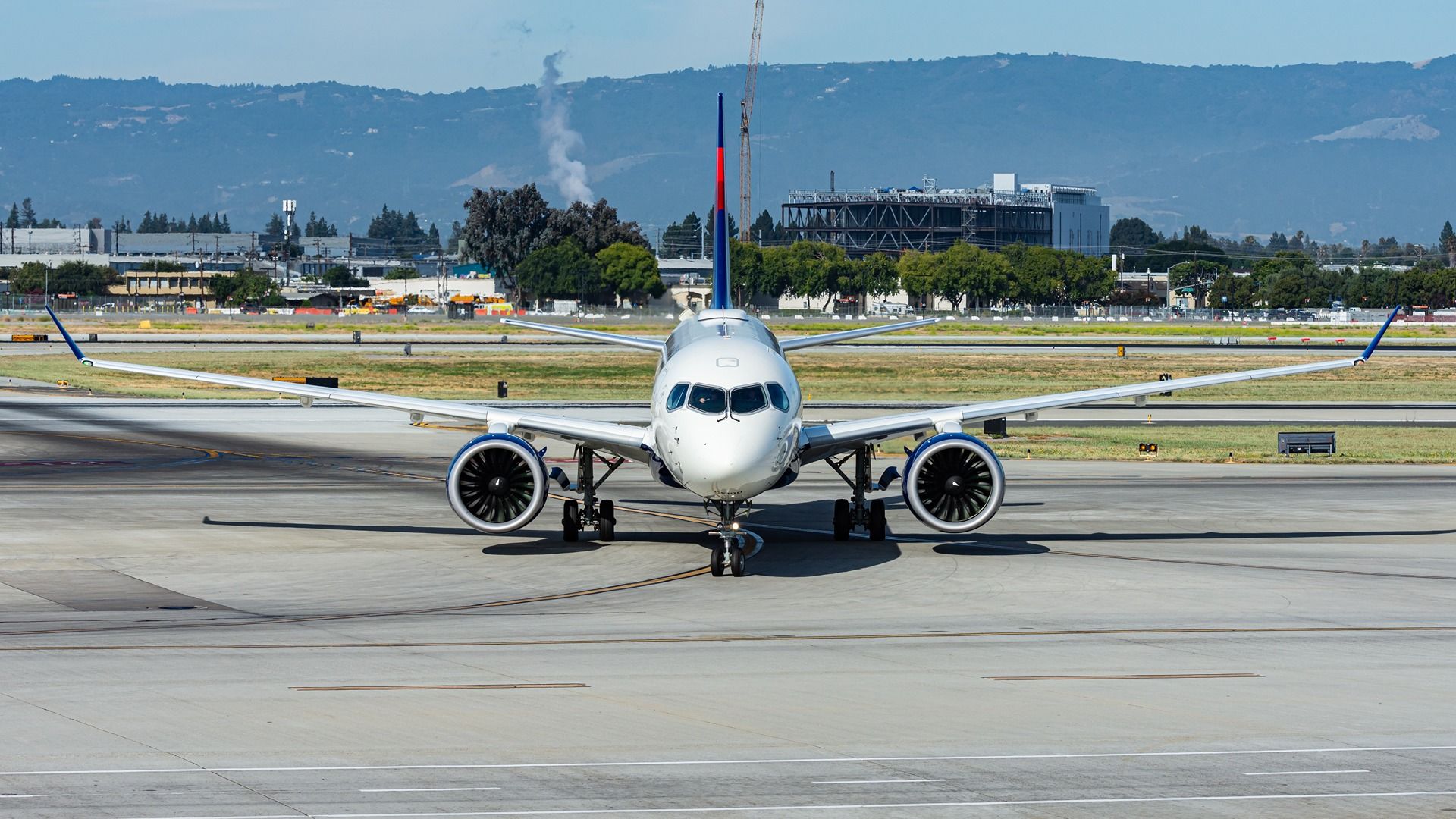 A Delta Air Lines Airbus A220 taxiing