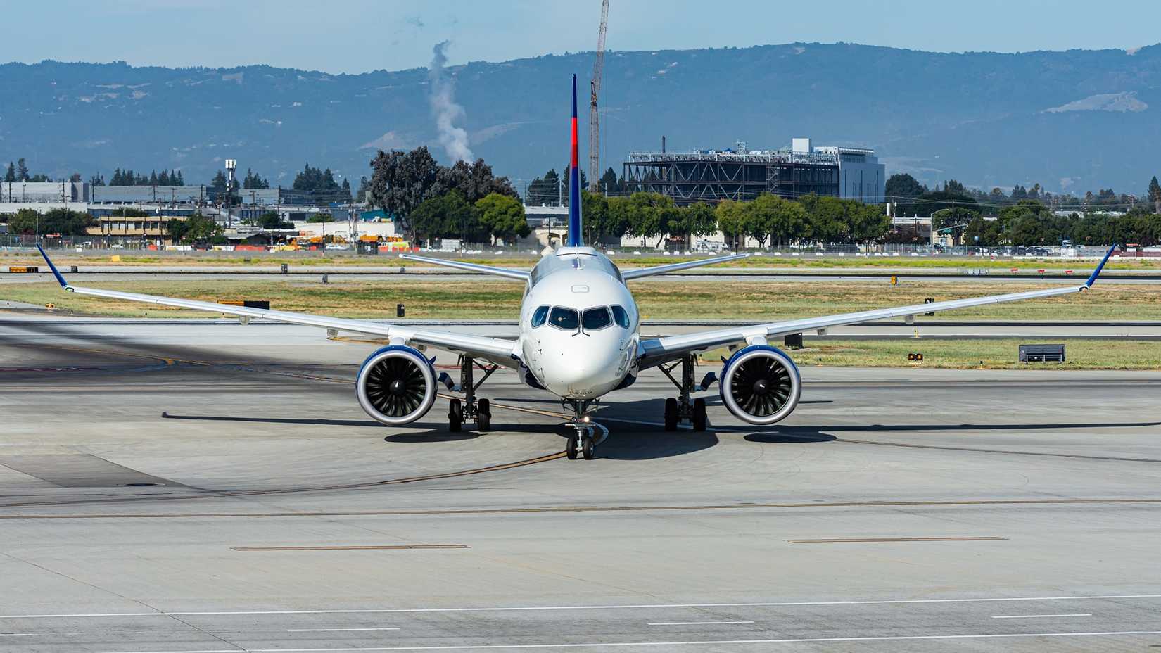 A Delta Air Lines Airbus A220 taxiing