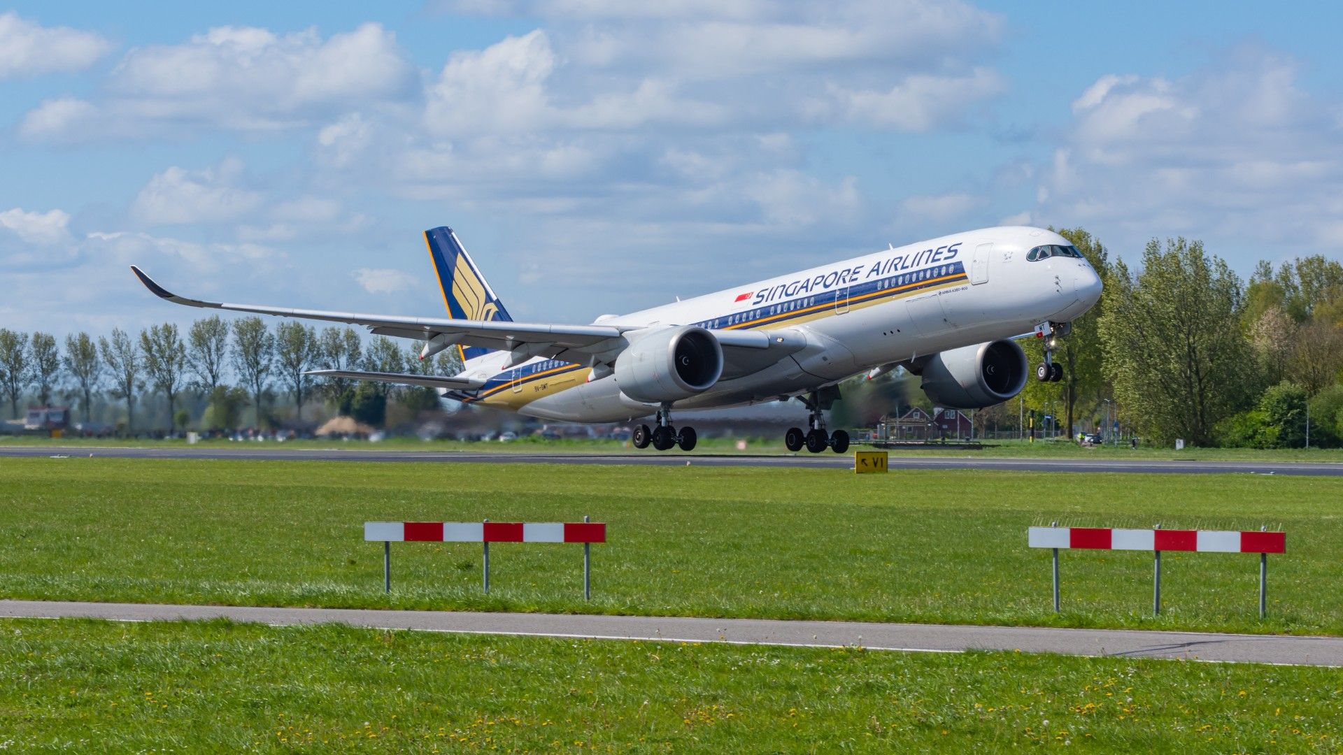 Up To 9,500 Miles Nonstop: Newark’s 10 Brutally Long Flights In 2026