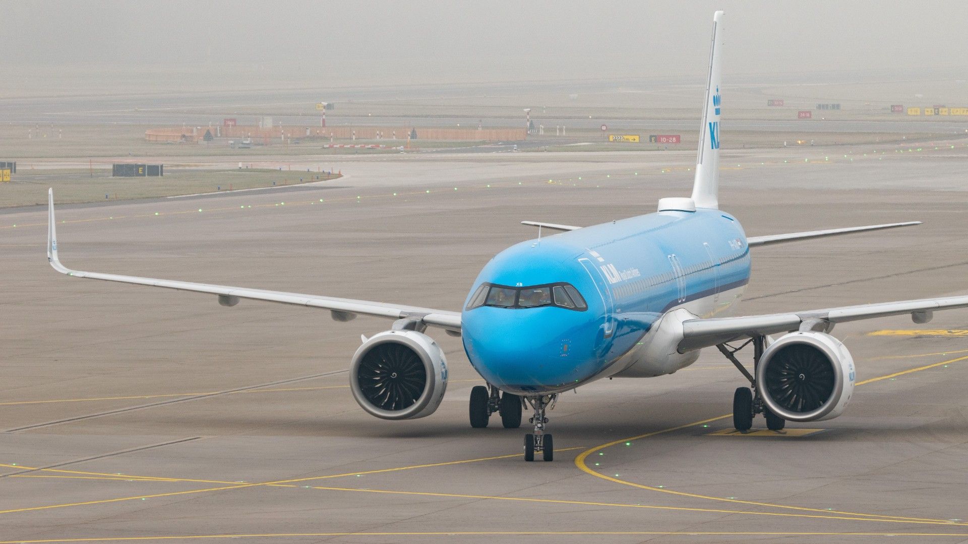 2 Hour Taxi To Nowhere: KLM Flight Gives Up After Circling Amsterdam Airport Twice