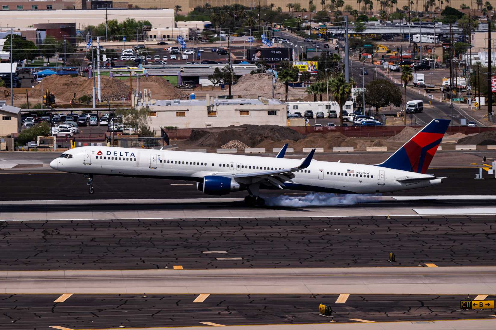 Delta 757 Landing In Phoenix