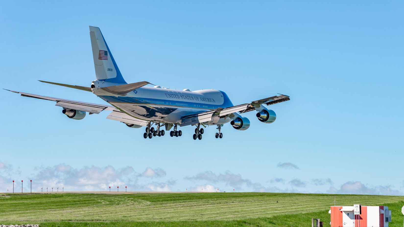 USAF Air Force One Boeing 747 Landing