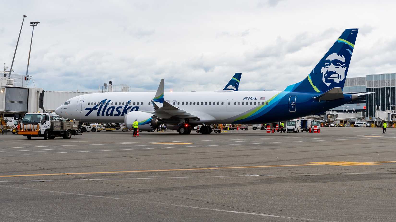 An Alaska Airlines Boeing 737 MAX 9