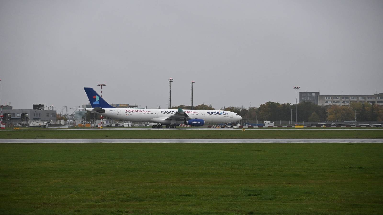 World2fly A330 Engine Failure Strands Passengers in Cuba for 3 Days