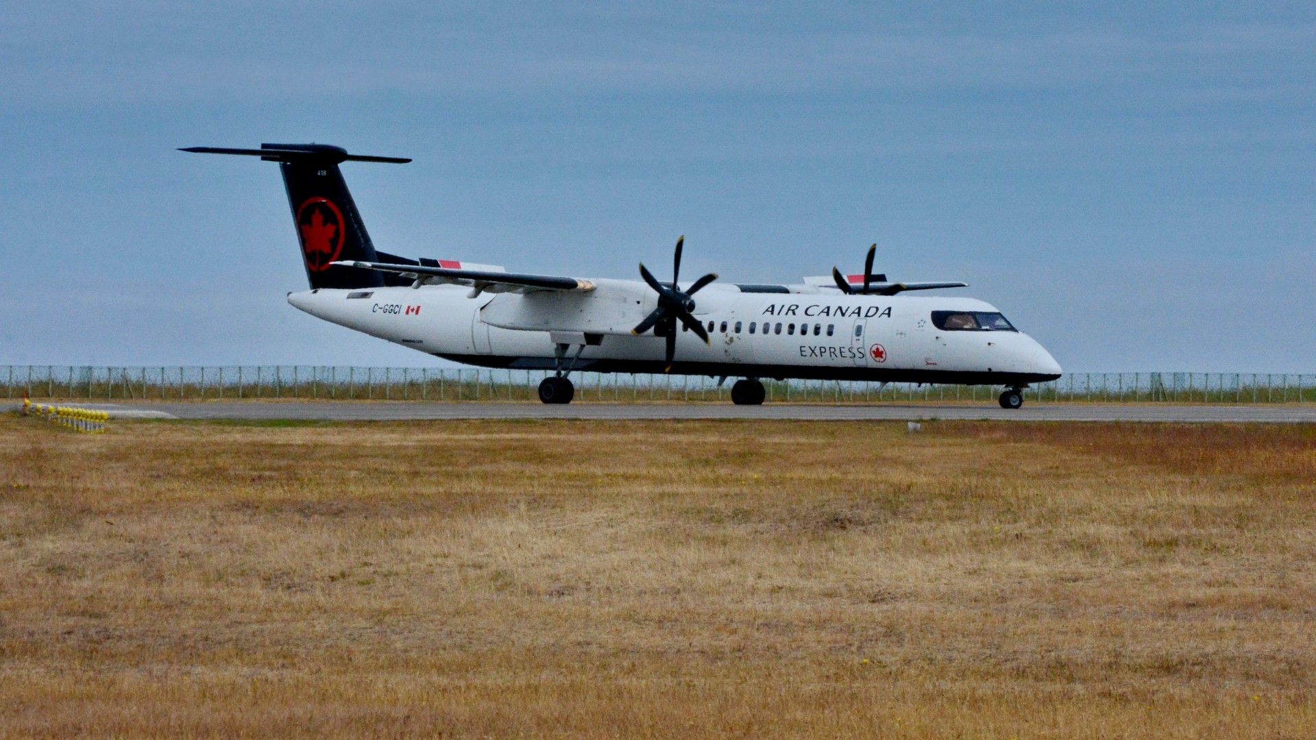 Air Canada Dash 8