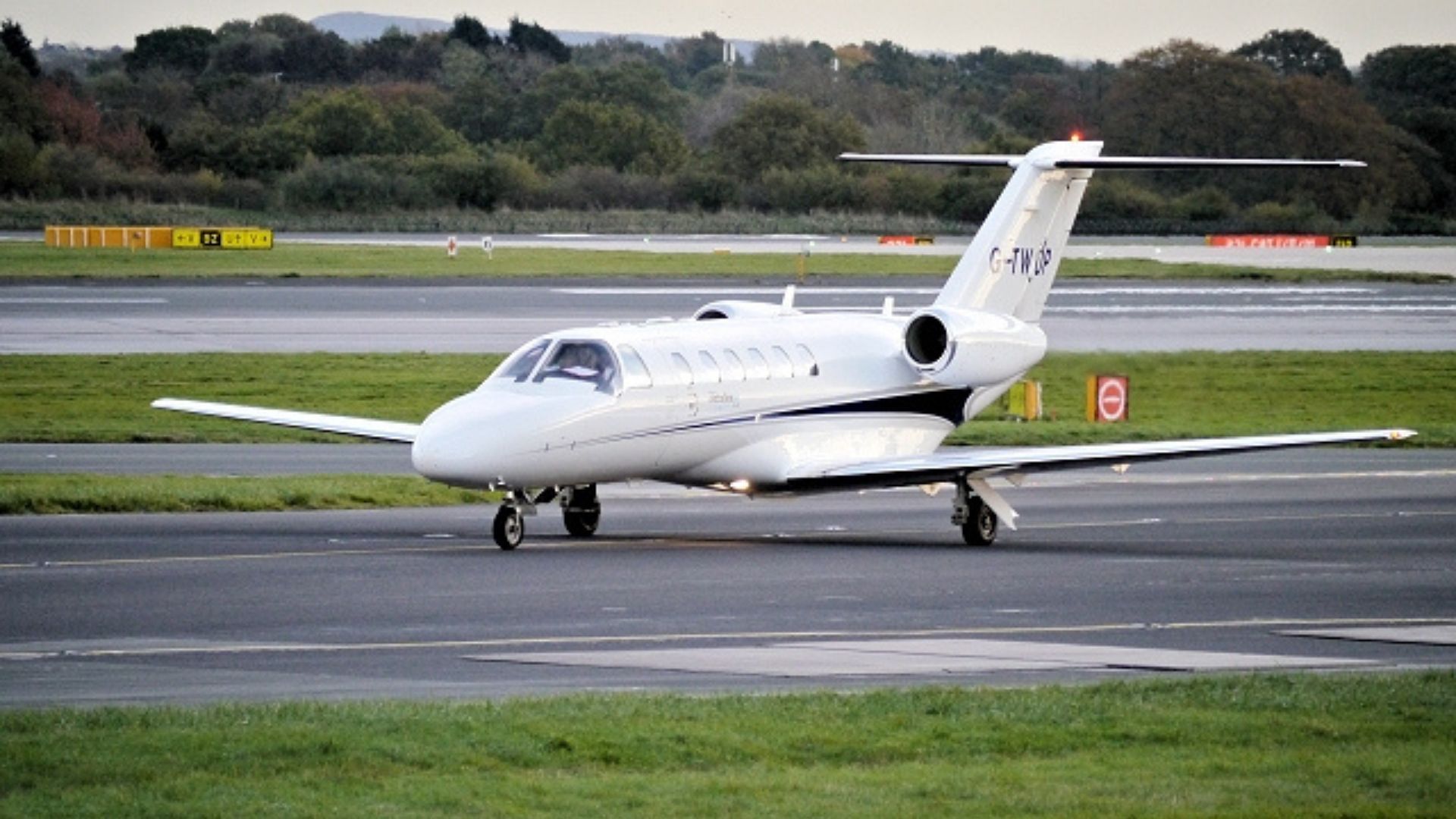 Could New Emissions Data Force A Crackdown On High-End Flyers?