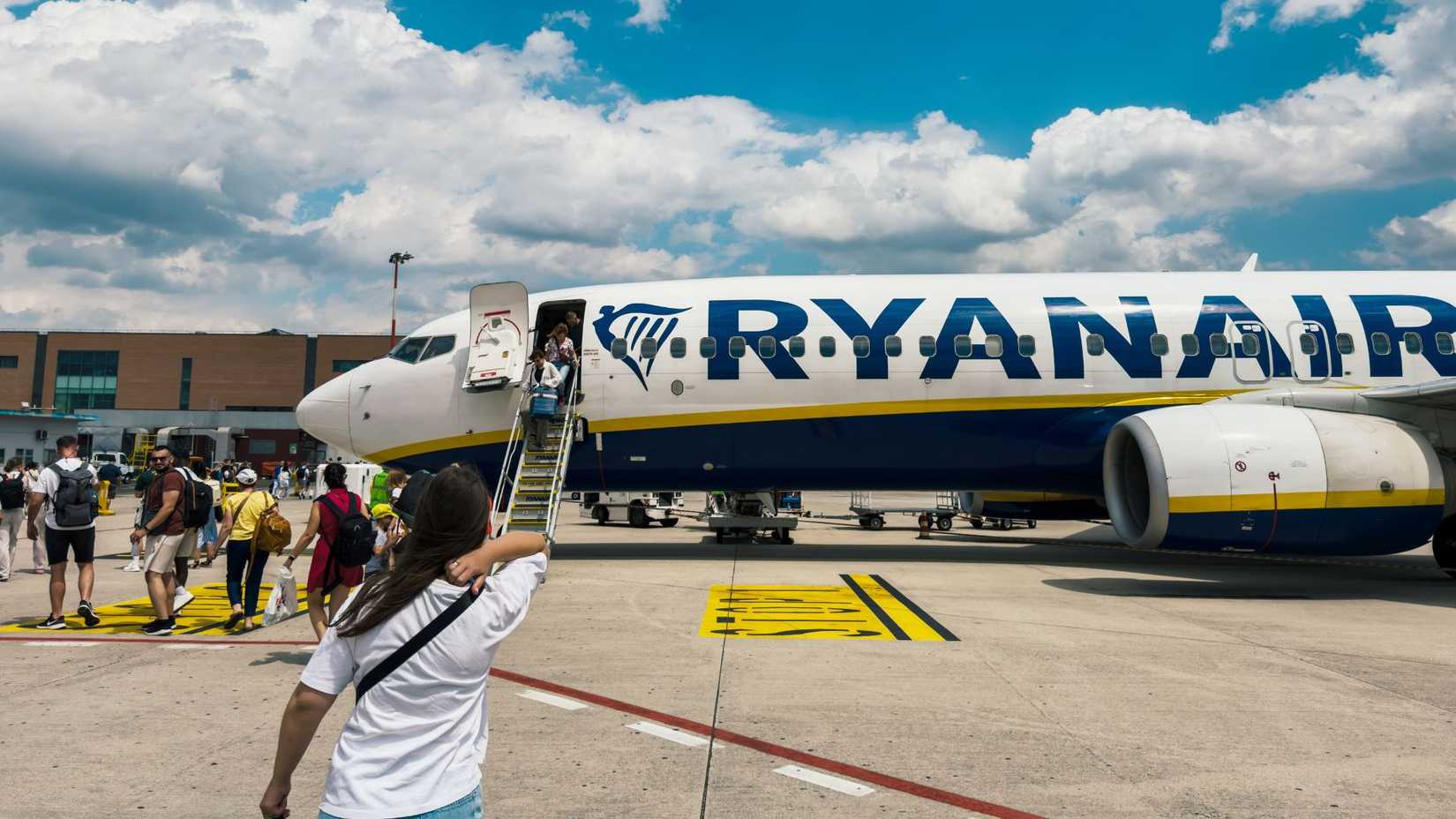 Ryanair 737 Boarding