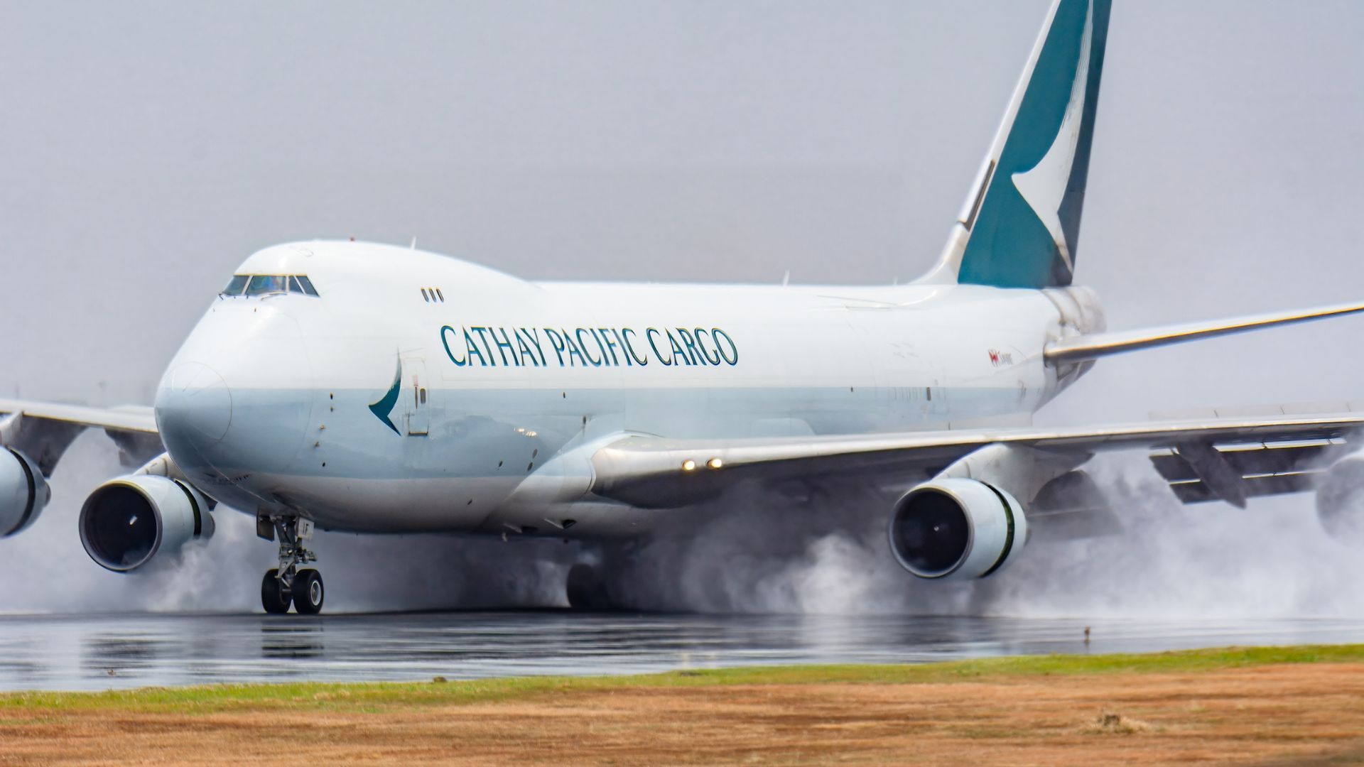 Cathay 747 Landing