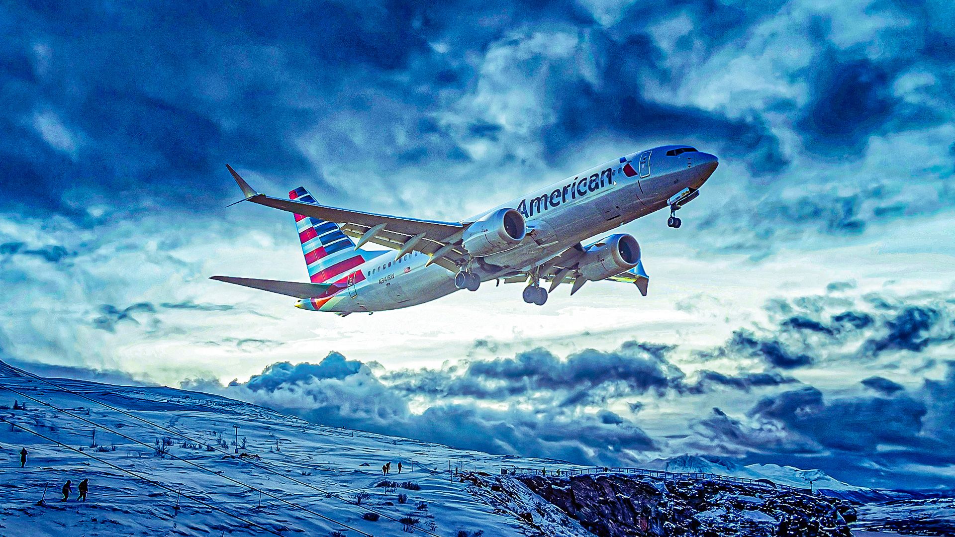 297 - American Airlines Boeing 737 MAX 8 - Ceri Breeze _ Shutterstock