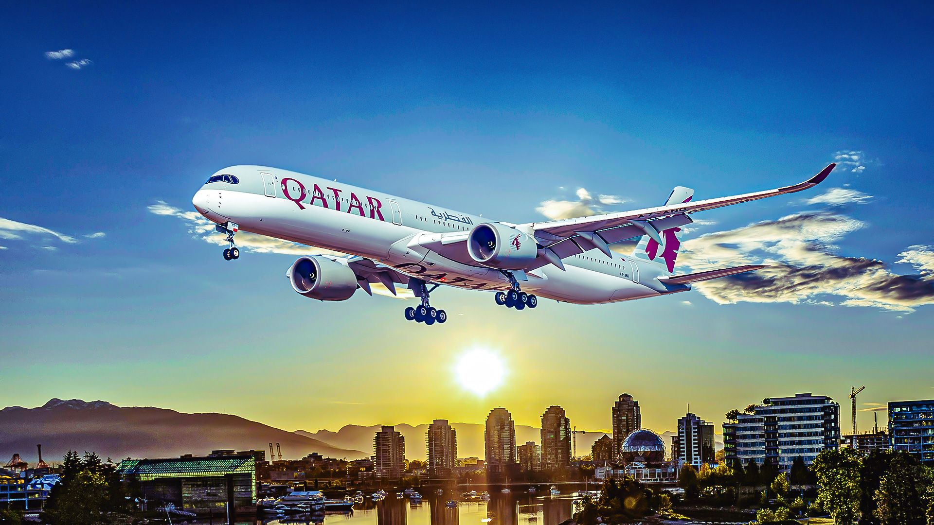 883 - Qatar Airways Airbus A350-1000 - Markus Mainka _ Shutterstock