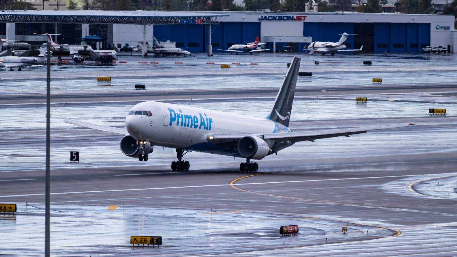 Another Wrinkled Fuselage: 33-Year-Old Amazon Air Boeing 767-300F Suffers Hard Landing