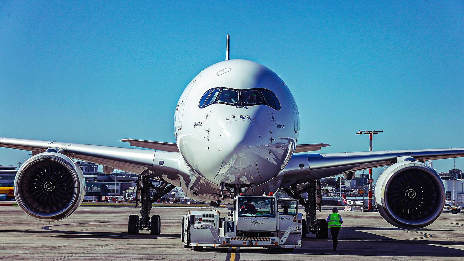 Here's How Much Bigger The Airbus A350-1000 Is Compared To The A350-900