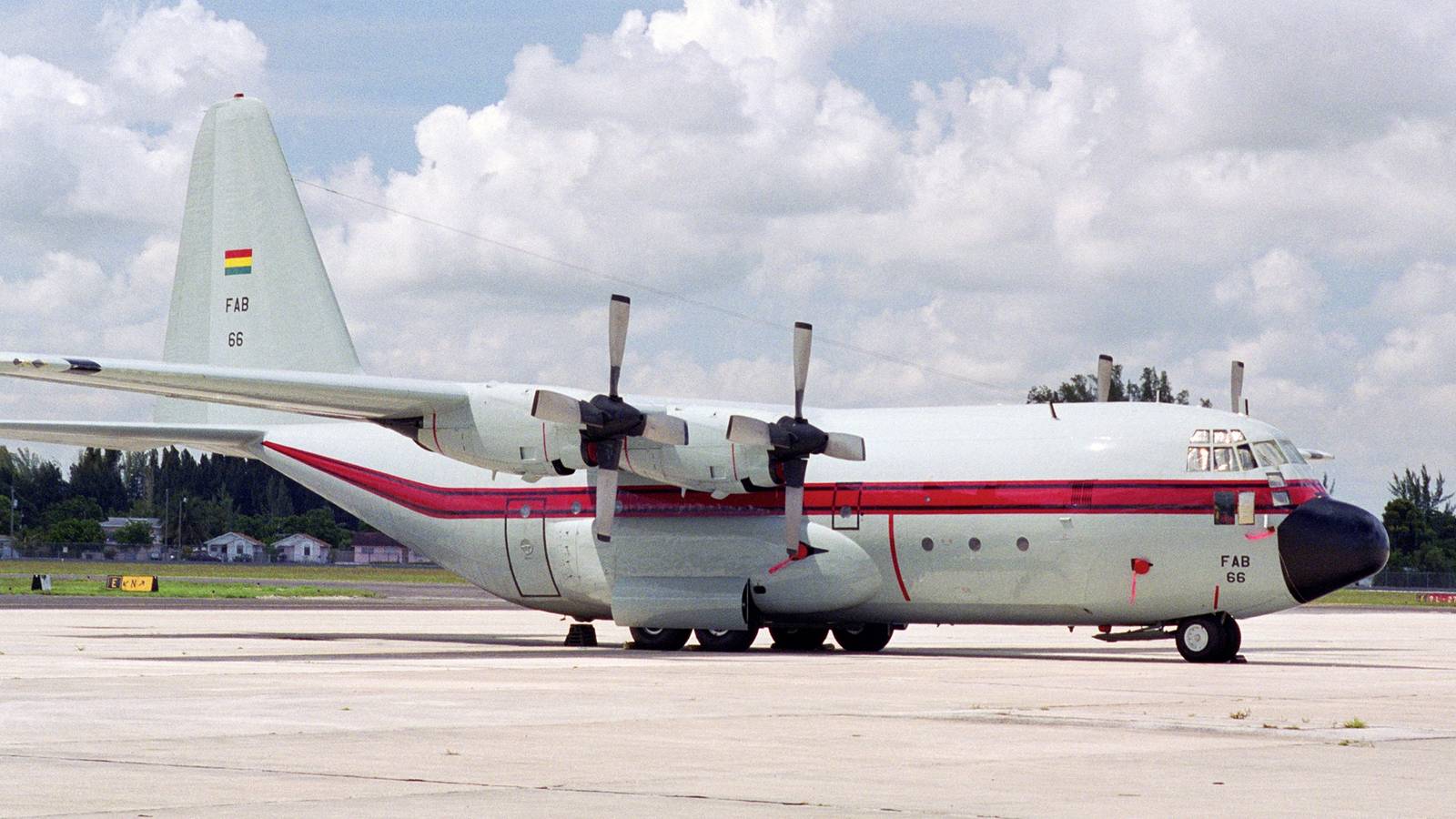 20 Dead: Bolivian C-130 Hercules Packed With Cash Crashes Onto Busy El Alto Highway