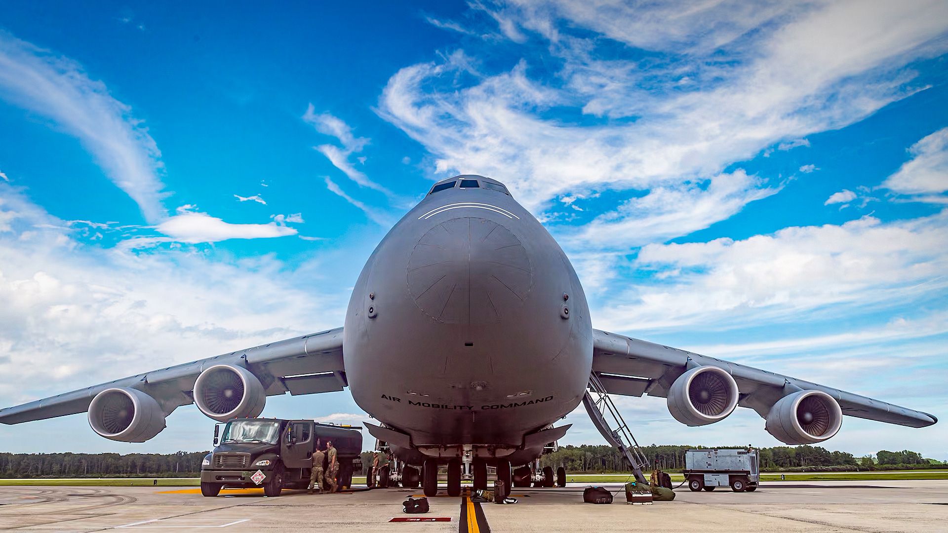 How Military Cargo Planes Avoid Threat Zones During Deployments
