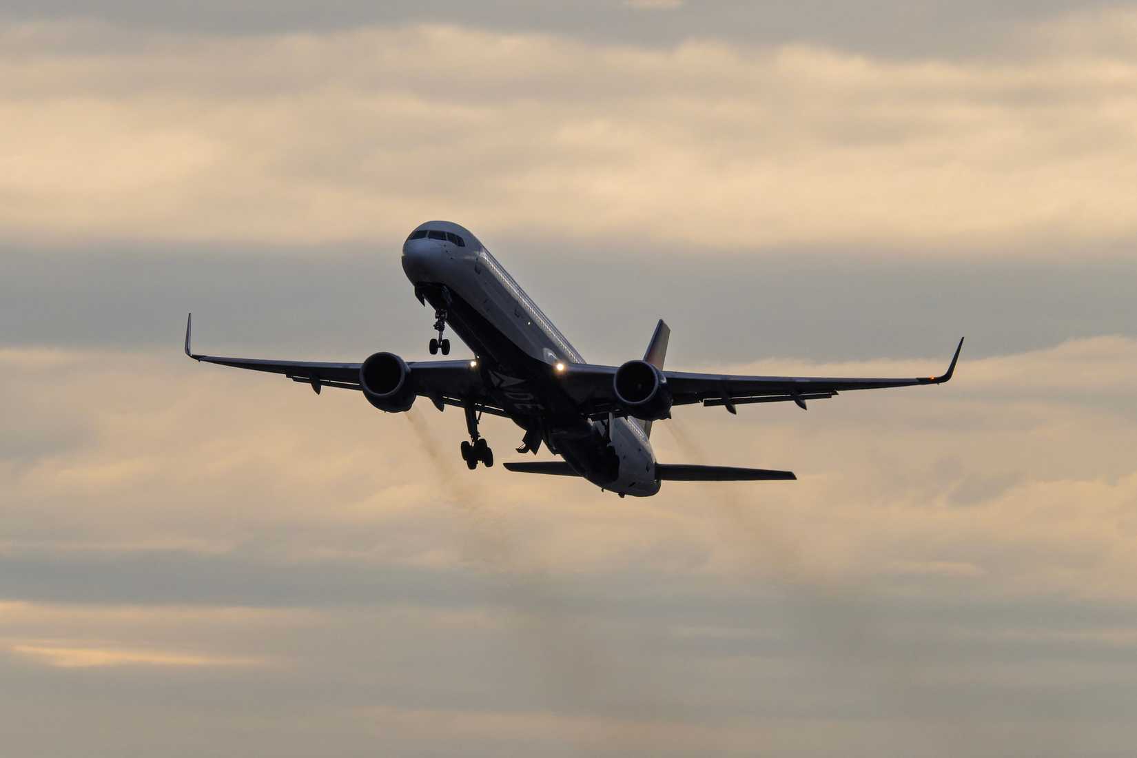 Delta Airlines Boeing 757-300 N582NW sunset departure from 7L at Phoenix Sky Harbor