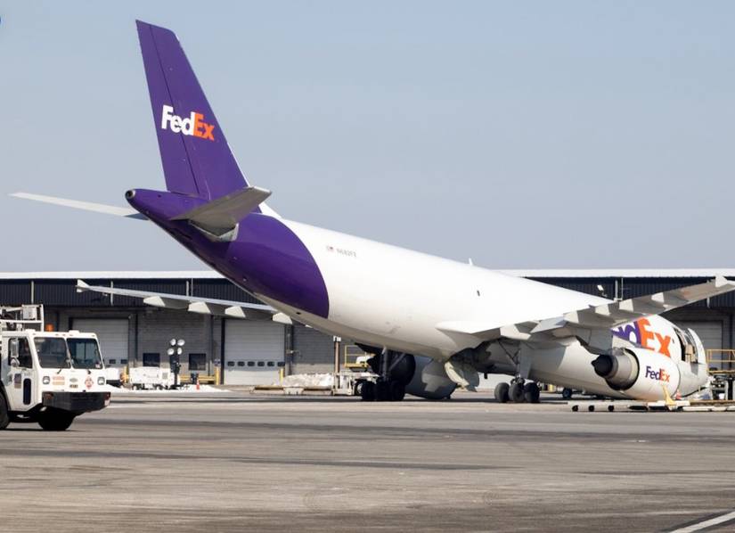 FedEx A300-600F nose gear collapse at BWI