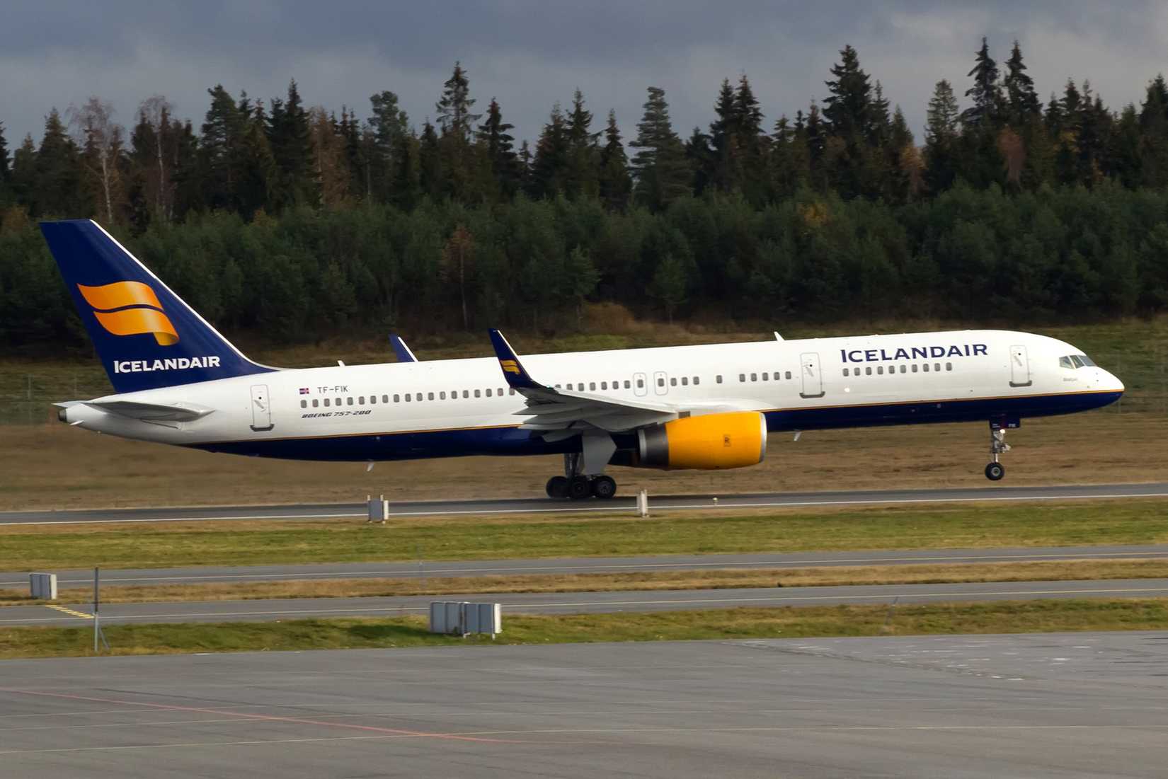 icelandair 757